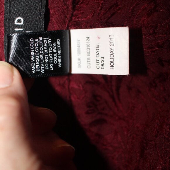 Torrid Embossed Plus Size Jeans Burgundy Size 22W - Picture 9 of 10